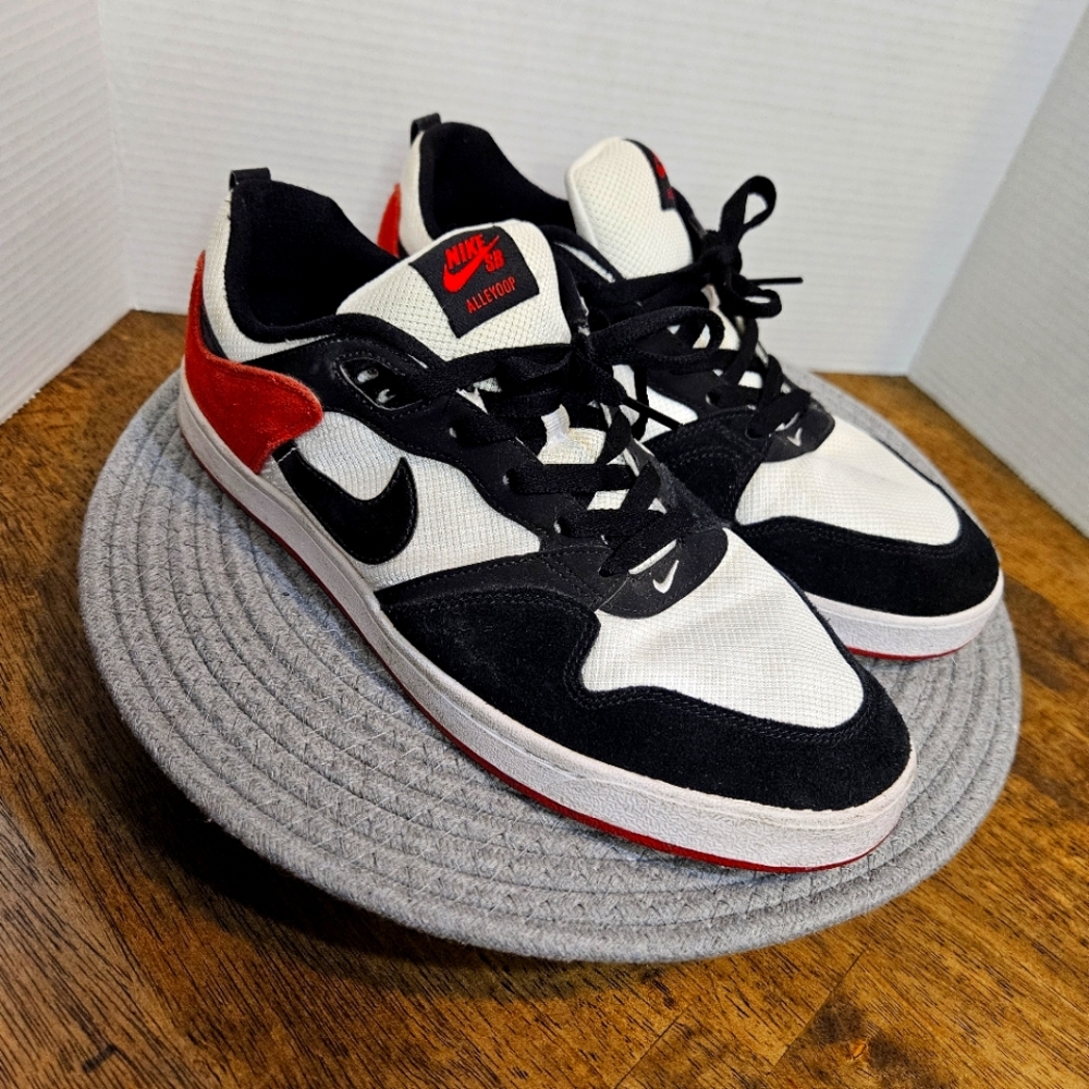 Nike Black and White Sneakers with Red Accents